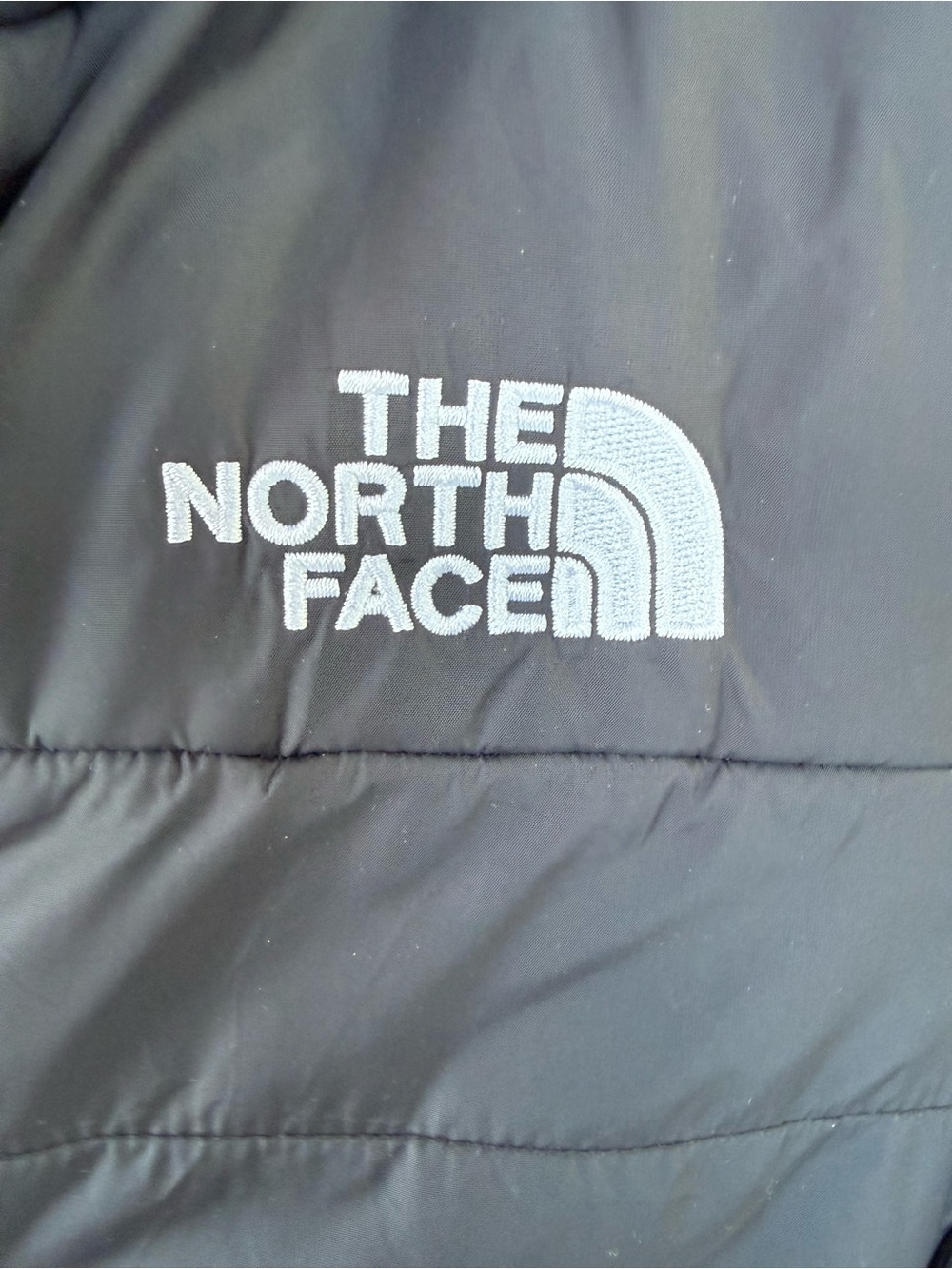 The North Face Women's Black Quilted Hybrid Lightweight Jacket - Picture 6 of 6